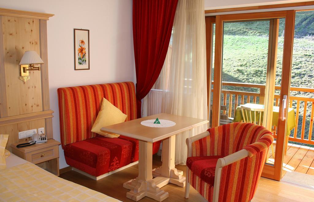 קארטיץ' Hotel Schoene Aussicht מראה חיצוני תמונה